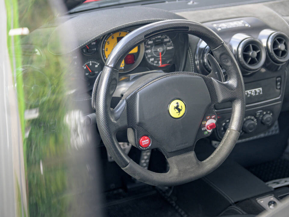 Bild 30/57 von Ferrari F 430 Scuderia (2009)