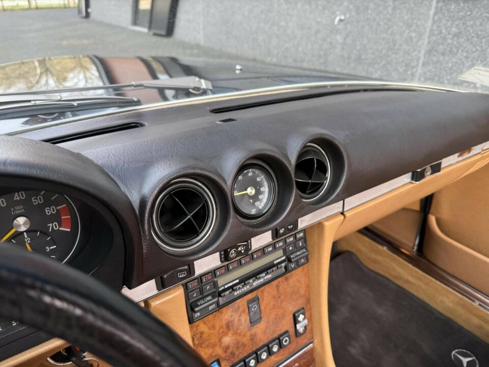 Image 15/50 de Mercedes-Benz 560 SL (1986)