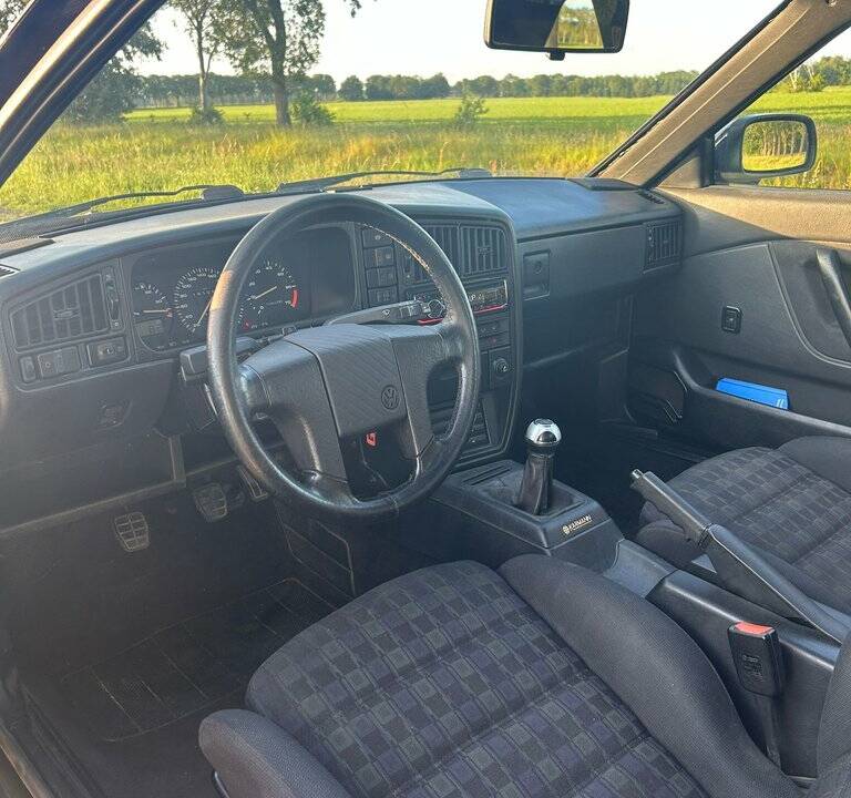 Bild 2/8 von Volkswagen Corrado G60 1.8 (1990)