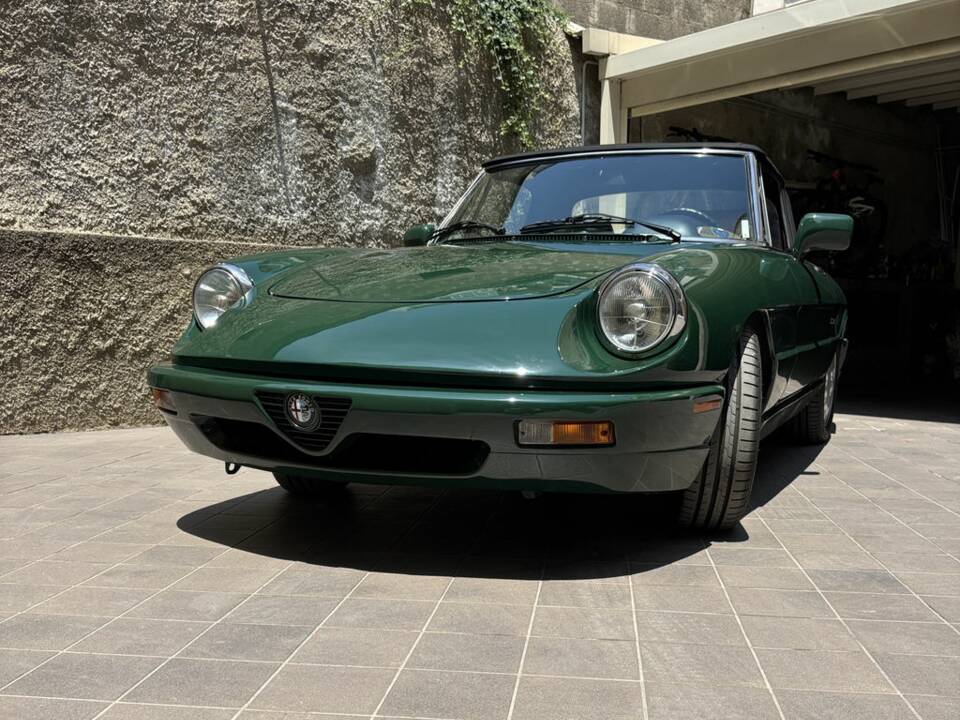 Immagine 3/8 di Alfa Romeo 1.6 Spider (1991)