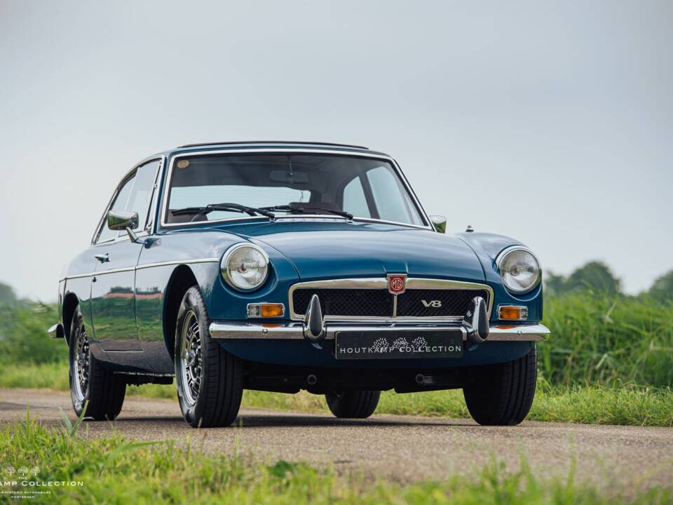 Image 2/40 of MG MGB GT V8 (1973)
