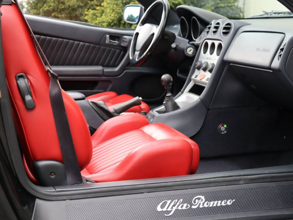 Image 35/50 of Alfa Romeo Spider 3.0 V6 24V (2001)