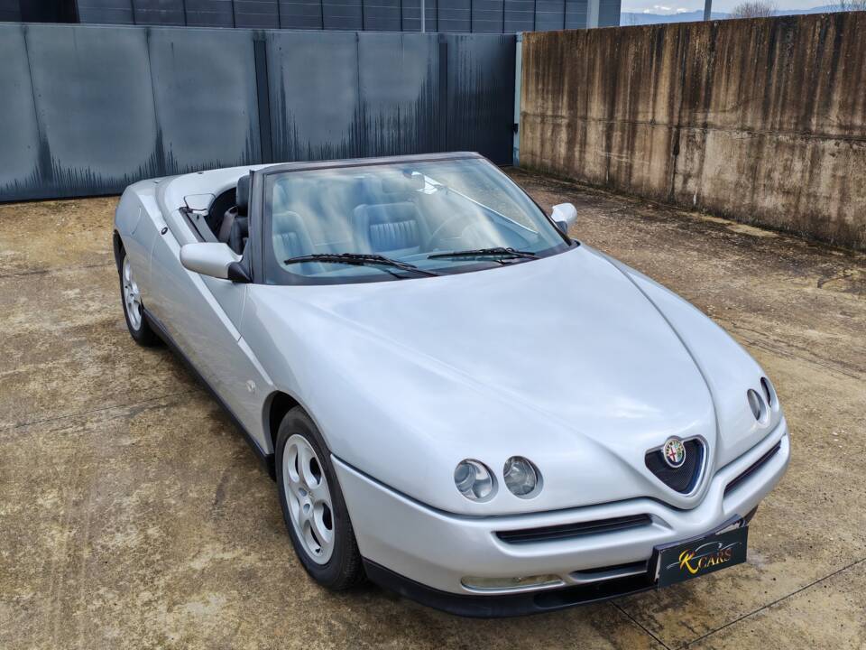 Bild 13/40 von Alfa Romeo Spider 2.0 Twin Spark 16V (1997)