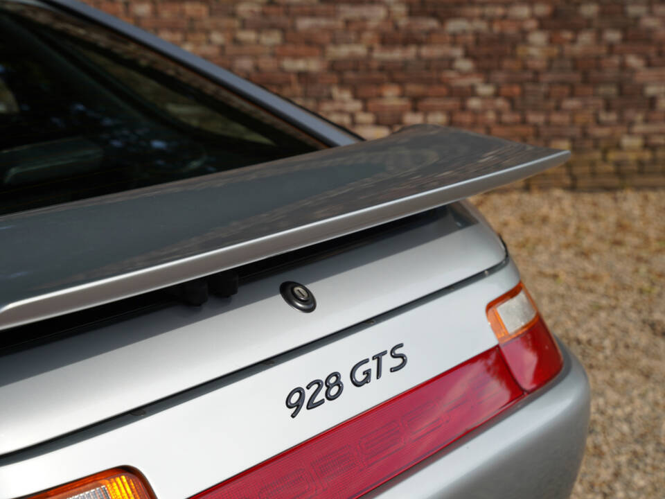 Immagine 9/50 di Porsche 928 GTS (1993)