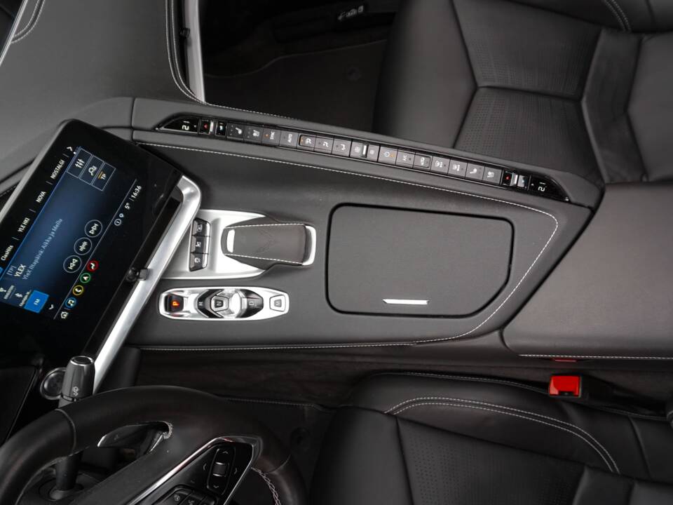 Image 17/45 of Chevrolet Corvette Stingray (2022)