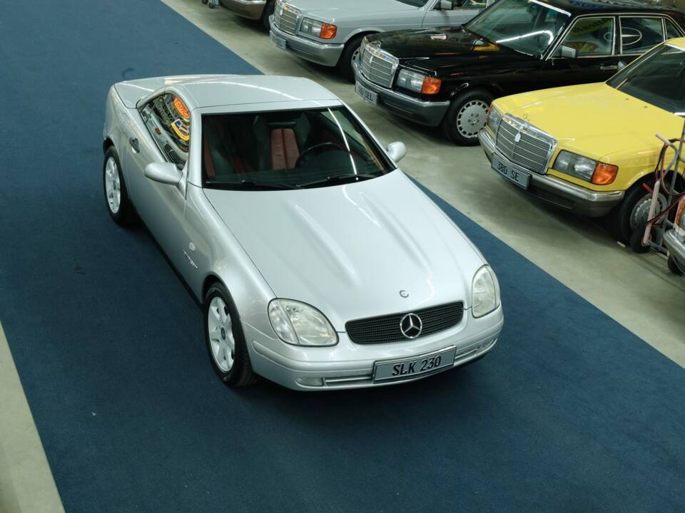 Immagine 1/50 di Mercedes-Benz SLK 230 Kompressor (1996)