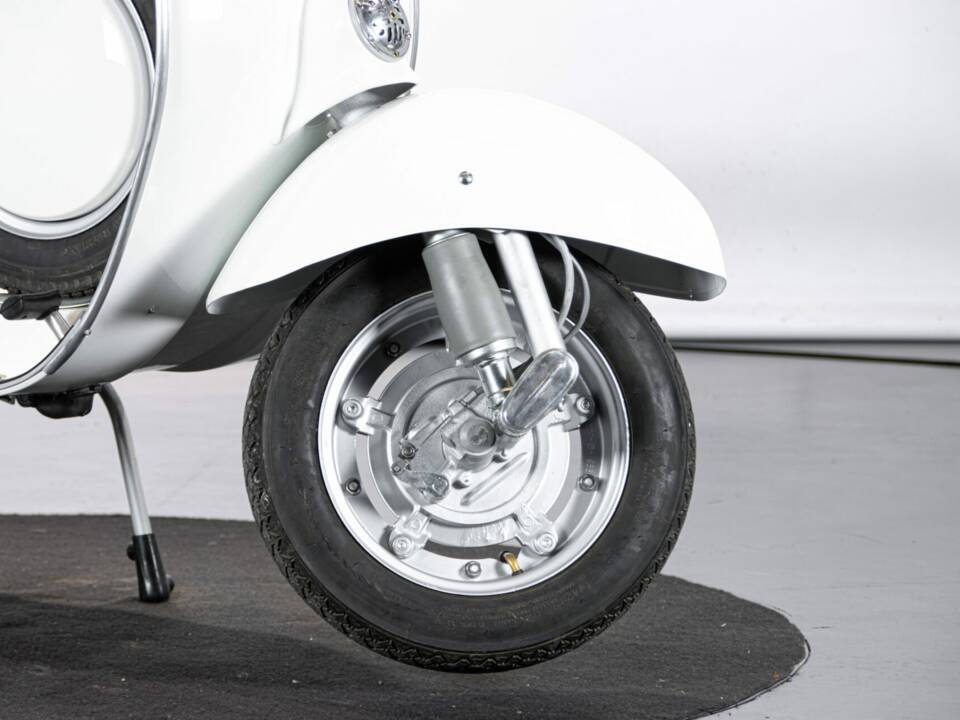 Image 25/49 of Piaggio Vespa 50 SS (1966)