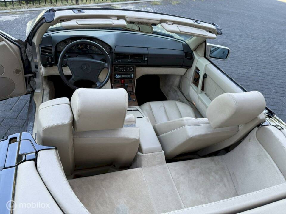 Image 21/35 of Mercedes-Benz 500 SL (1993)