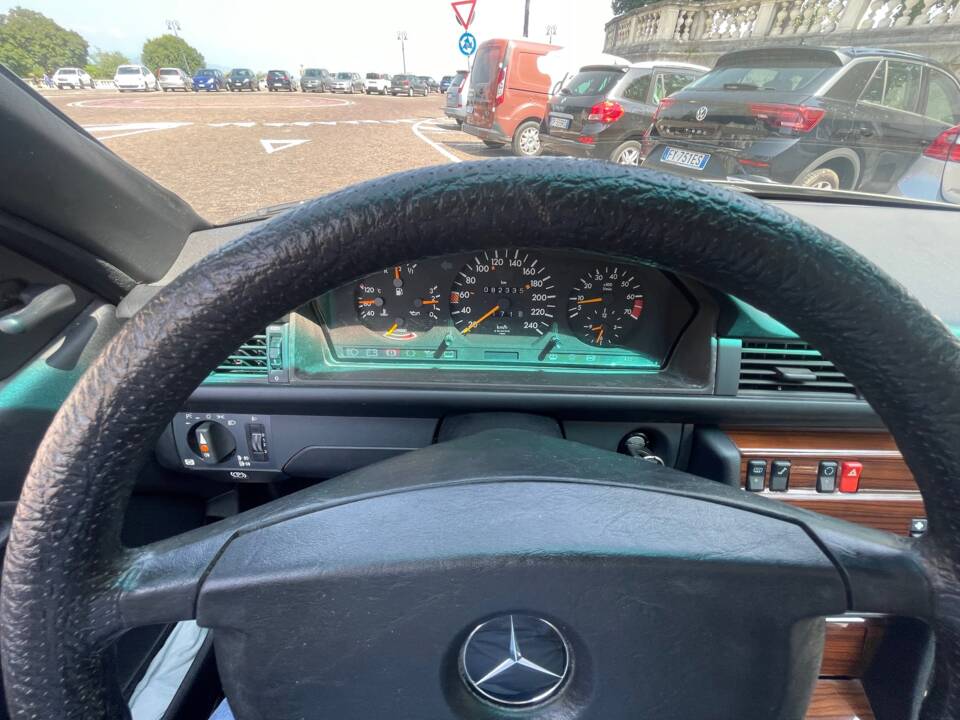 Immagine 15/16 di Mercedes-Benz 300 CE (1989)