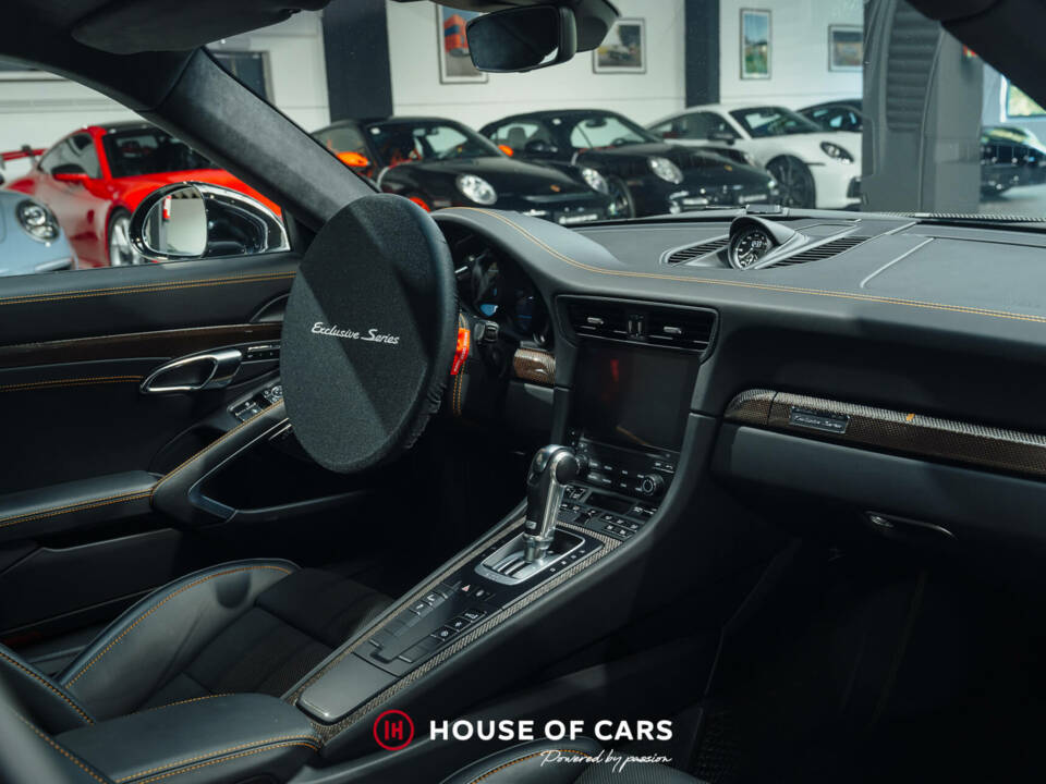 Image 19/25 of Porsche 911 Turbo S Exclusive (2018)