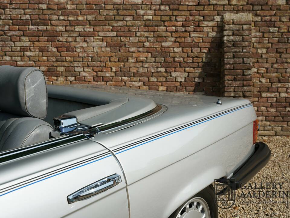 Image 22/50 of Mercedes-Benz 380 SL (1982)