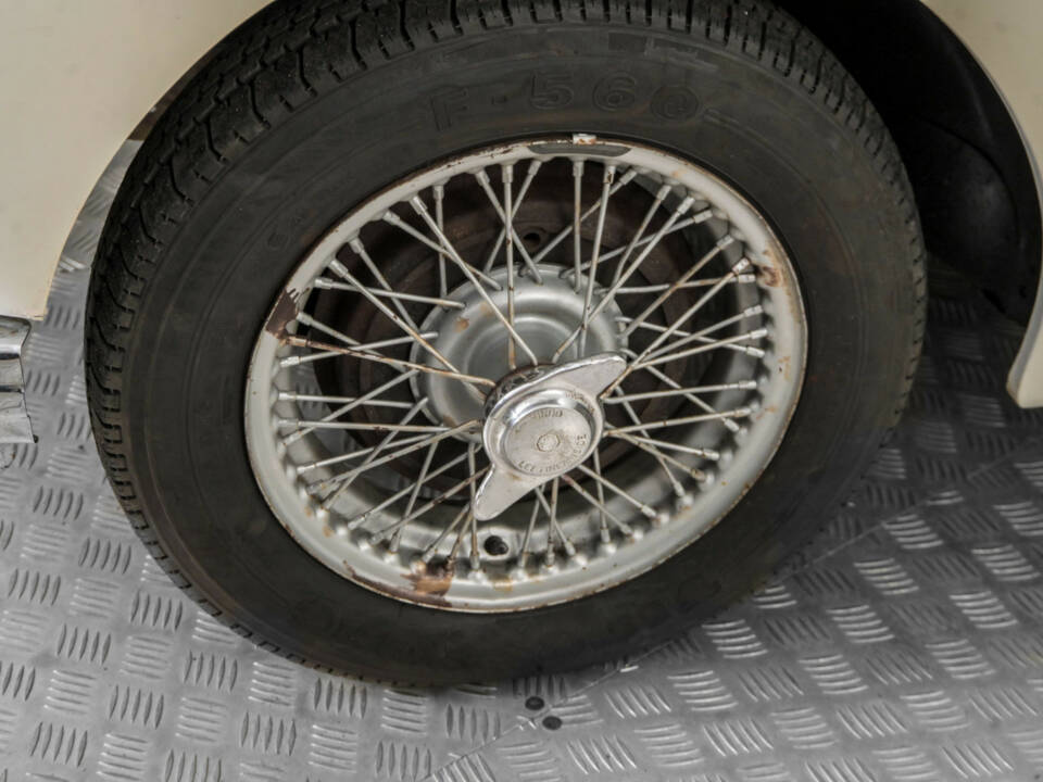 Image 25/50 of MG MGA 1500 (1957)