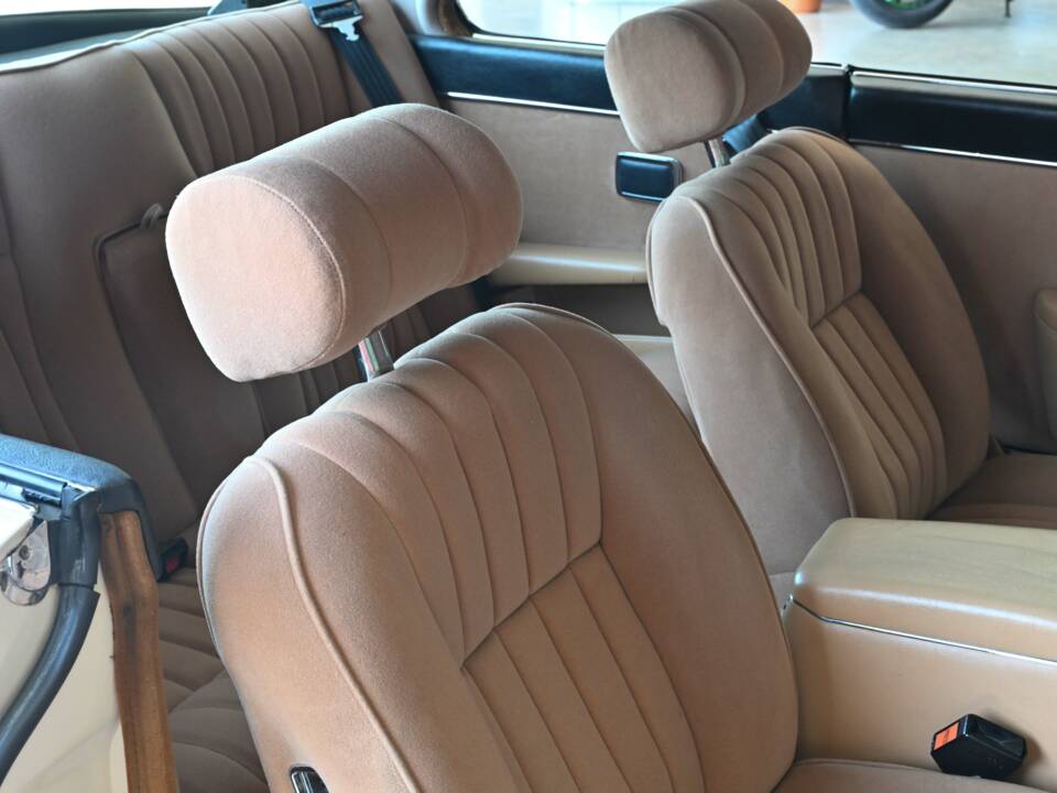 Bild 16/36 von Daimler Sovereign 4.2 (1976)