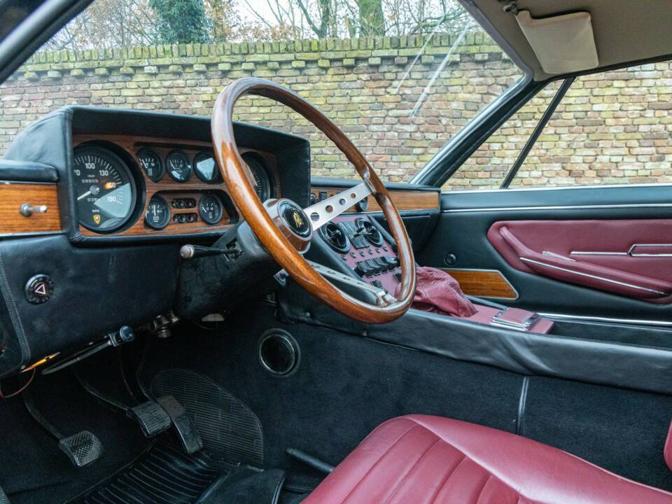 Bild 49/50 von Lamborghini Espada 400 GT (1973)