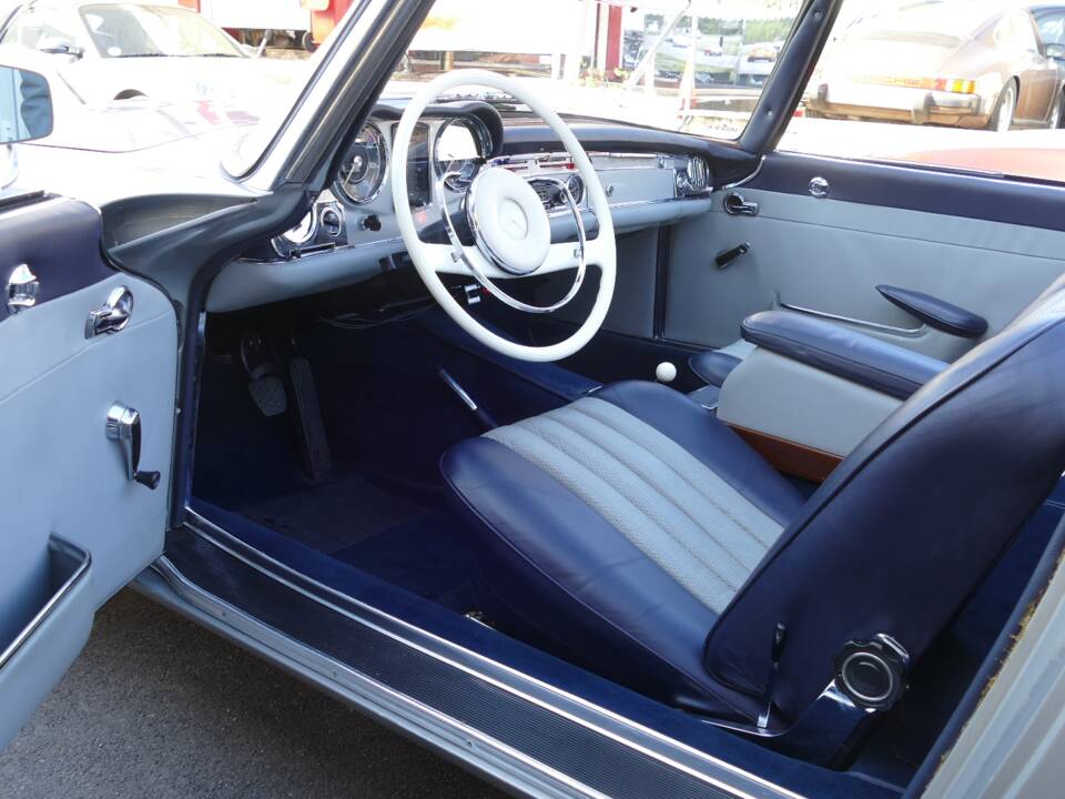 Image 19/34 de Mercedes-Benz 230 SL (1966)