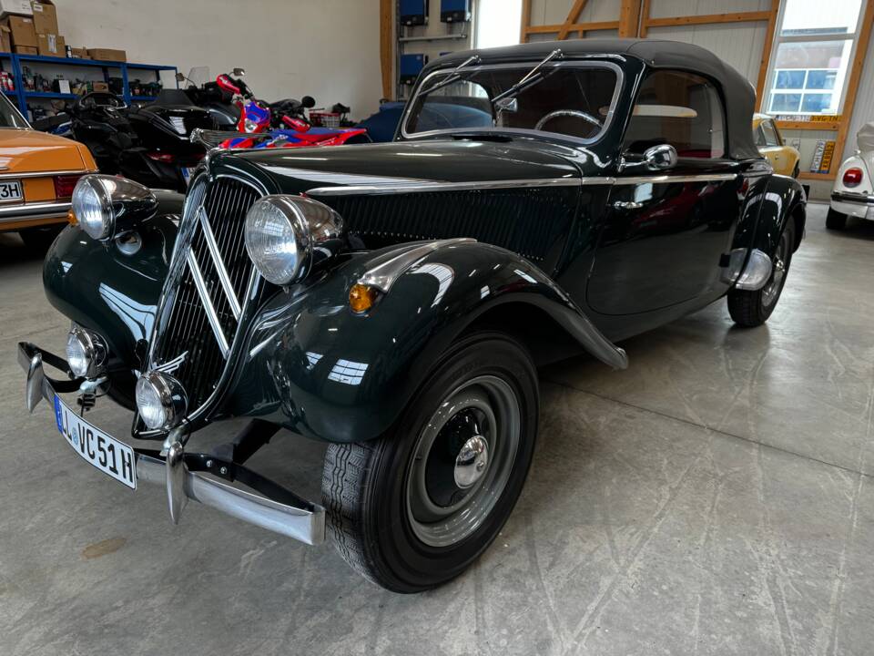 Image 1/40 de Citroën Traction Avant 11 BL (1951)