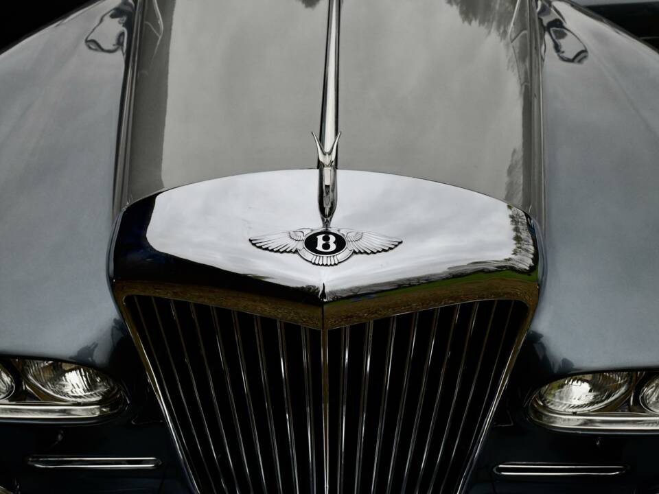 Image 41/50 of Bentley S 3 (1964)