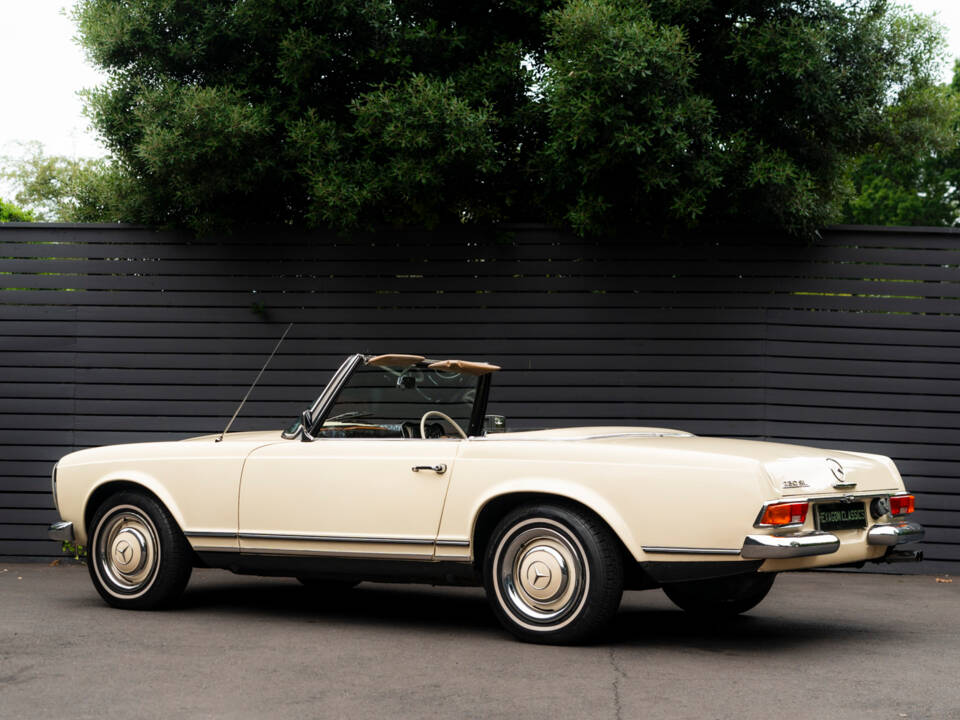 Image 2/52 of Mercedes-Benz 230 SL (1964)