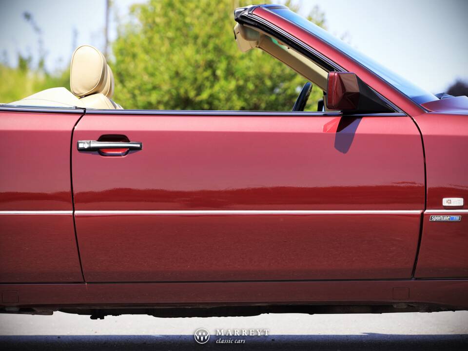 Bild 25/79 von Mercedes-Benz E 220 (1996)