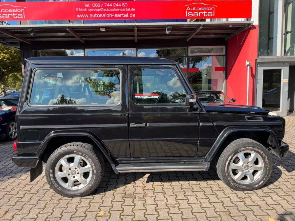 Image 6/18 of Mercedes-Benz G 350 Bluetec (SWB) (2011)