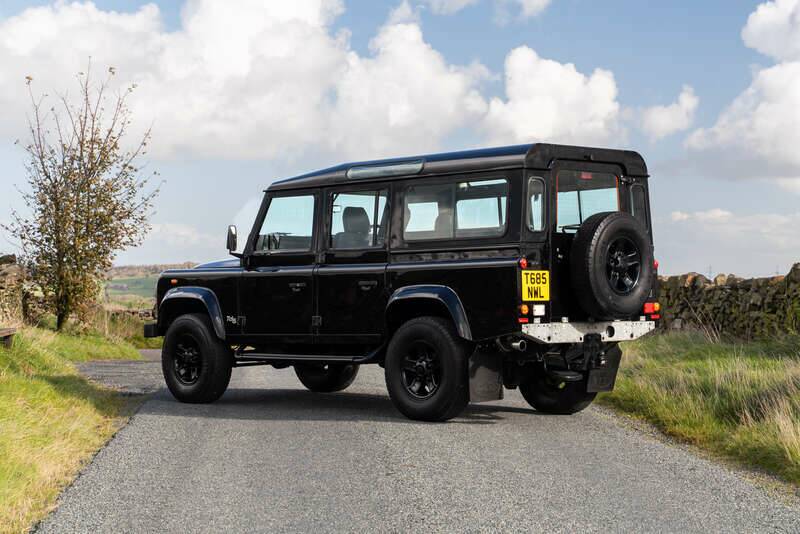 Image 4/50 of Land Rover Defender 110 Td5 (1999)