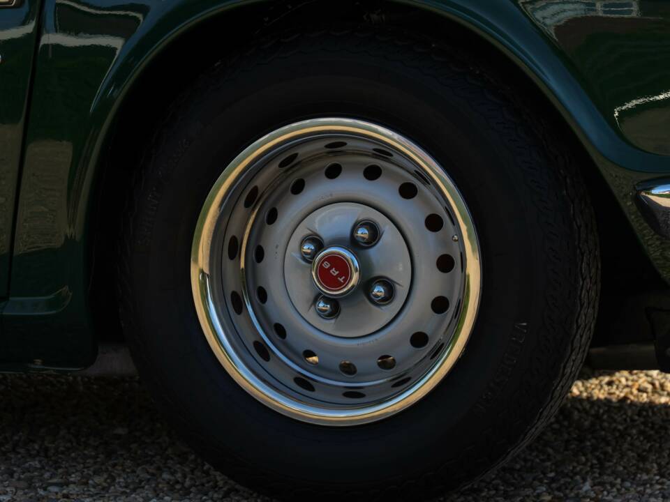 Immagine 43/50 di Triumph TR 6 (1976)