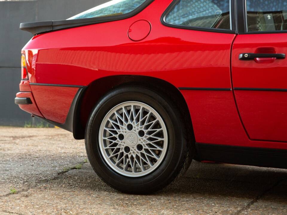 Image 18/50 of Porsche 924 Turbo (1980)