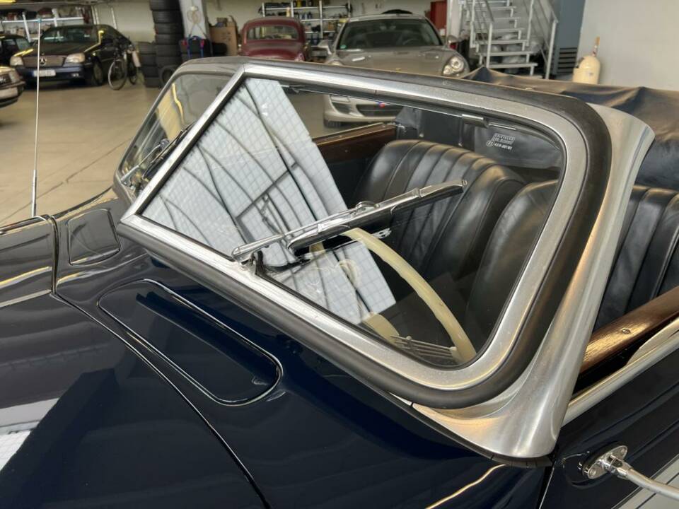 Image 15/40 of BMW 327 (1938)