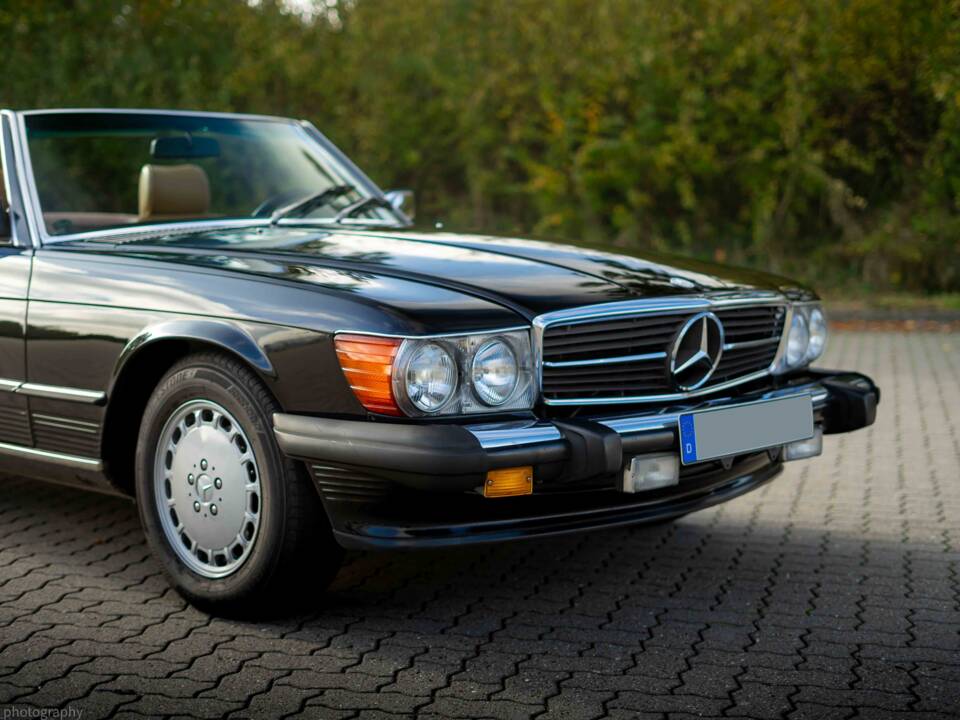 Immagine 3/33 di Mercedes-Benz 560 SL (1989)