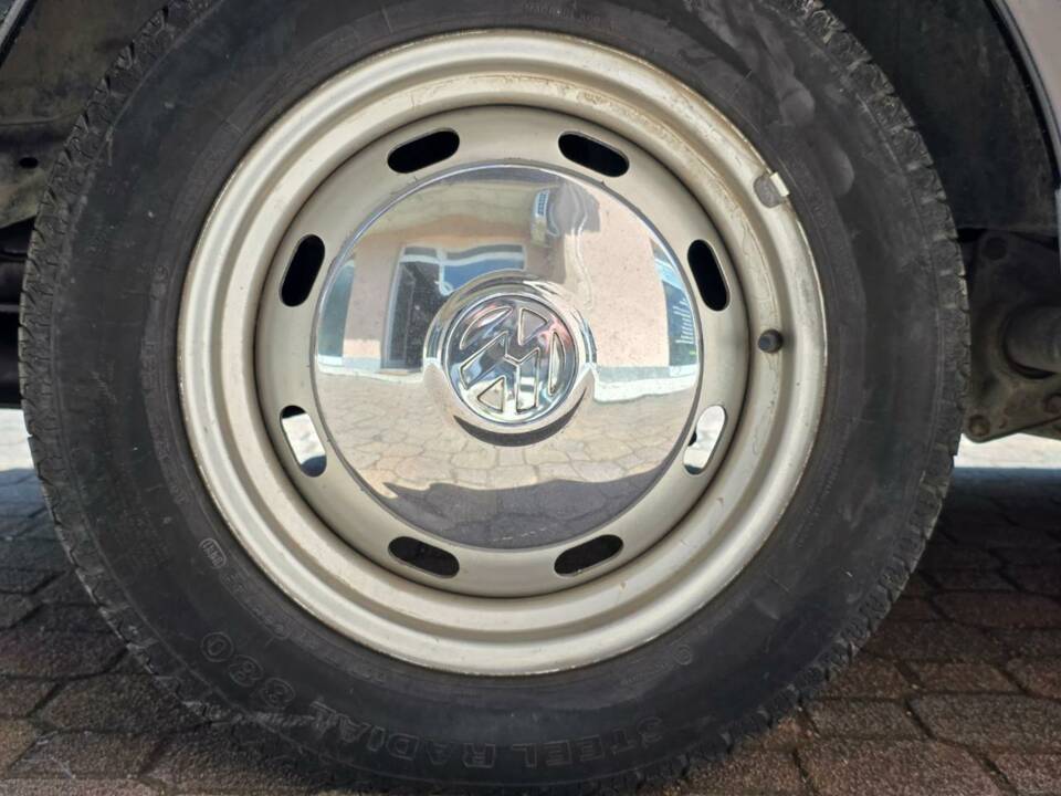 Image 17/33 of Volkswagen Beetle 1303 (1973)