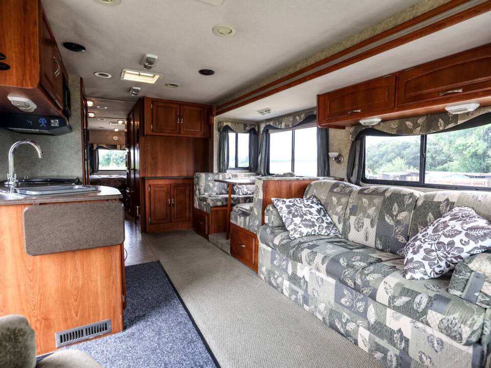 Immagine 18/28 di Coachmen Mirada 350 DS (2008)