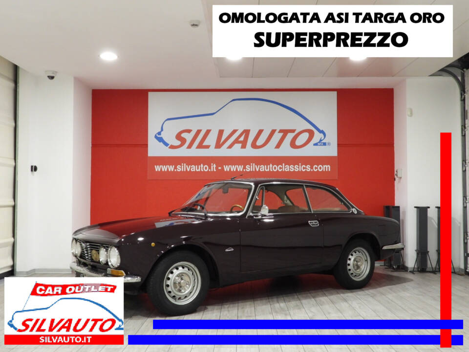 Bild 1/15 von Alfa Romeo Giulia 1300 GT Junior (1975)