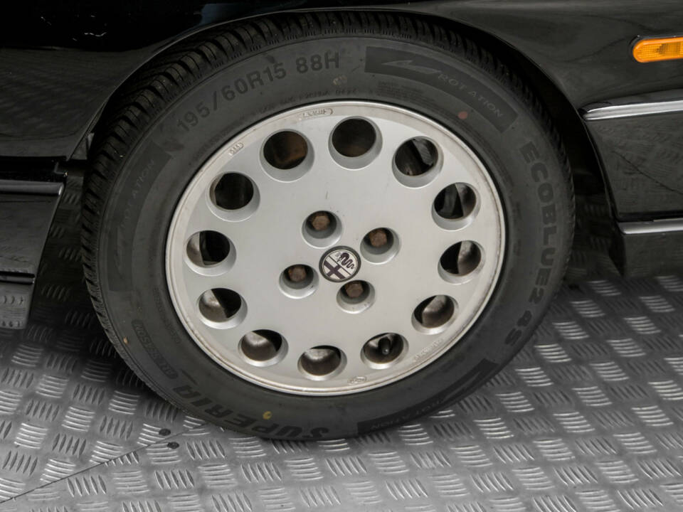 Bild 23/50 von Alfa Romeo 2.0 Spider (1991)