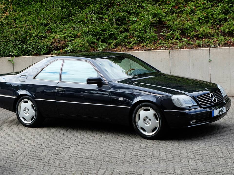 Image 4/70 de Mercedes-Benz CL 500 (1997)