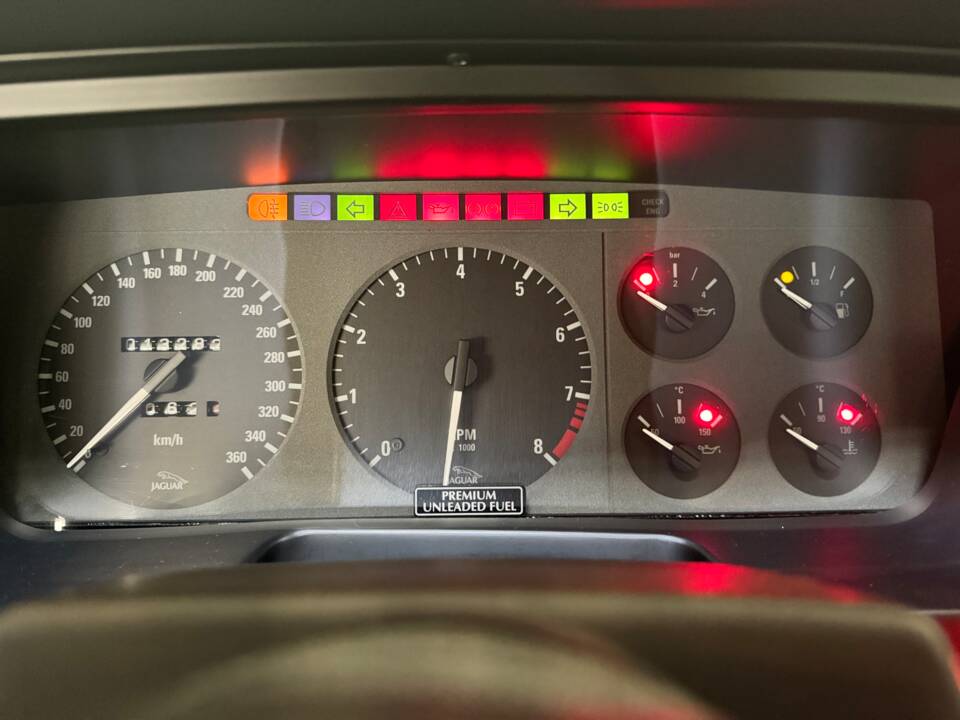 Imagen 23/47 de Jaguar XJ 220 (1993)