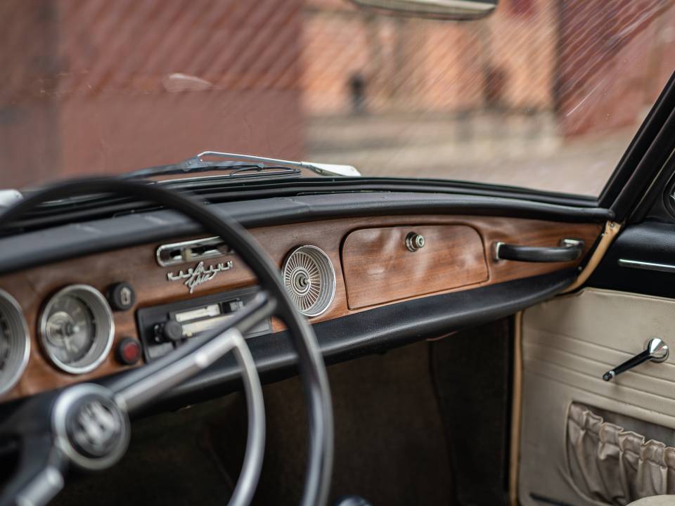 Image 30/38 of Volkswagen Karmann Ghia 1500 (1968)