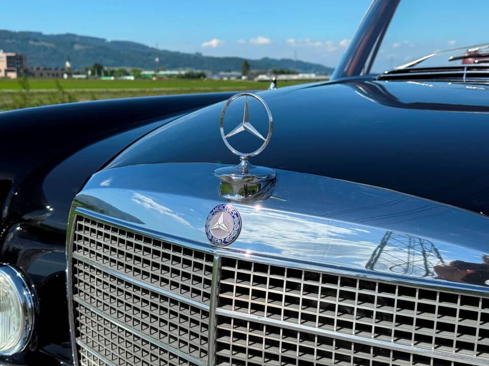 Bild 46/73 von Mercedes-Benz 280 SE 3,5 (1970)