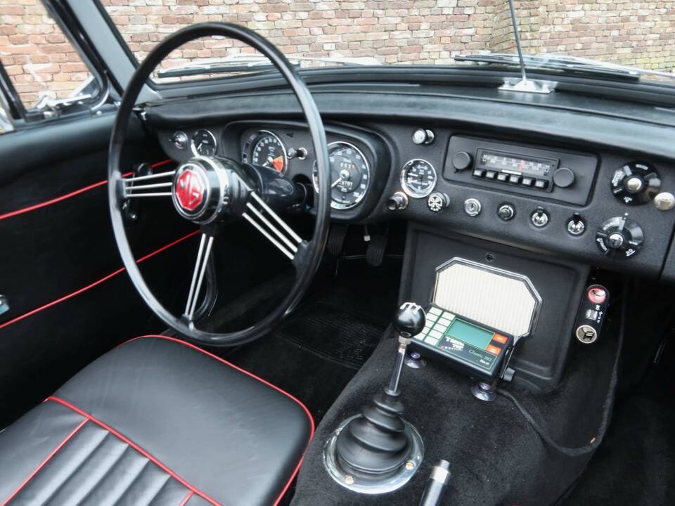 Bild 40/50 von MG MGB (1968)