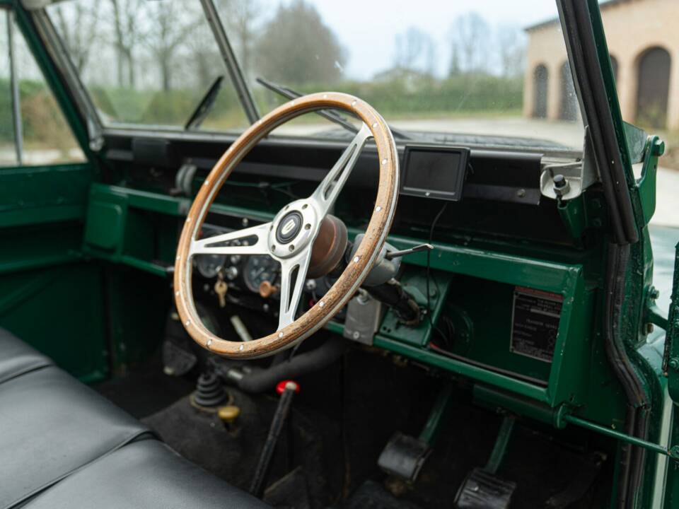 Bild 32/50 von Land Rover 88 (1978)