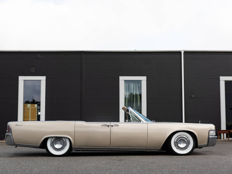 Image 5/135 de Lincoln Continental Convertible (1965)