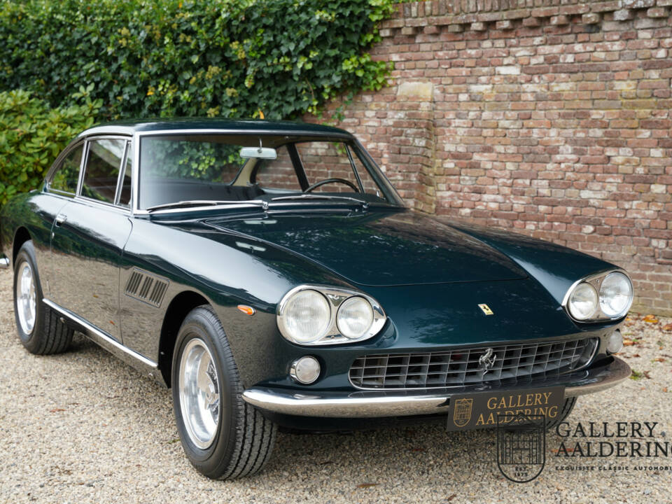 Imagen 50/50 de Ferrari 330 GT 2+2 (1965)