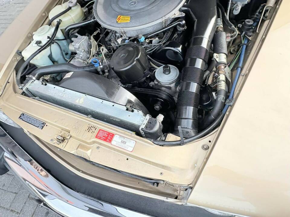 Image 38/50 of Mercedes-Benz 560 SL (1987)
