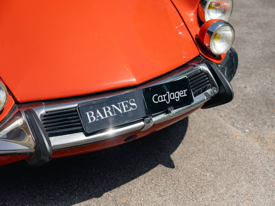 Image 19/56 of Citroën DS 21 Chapron (1967)