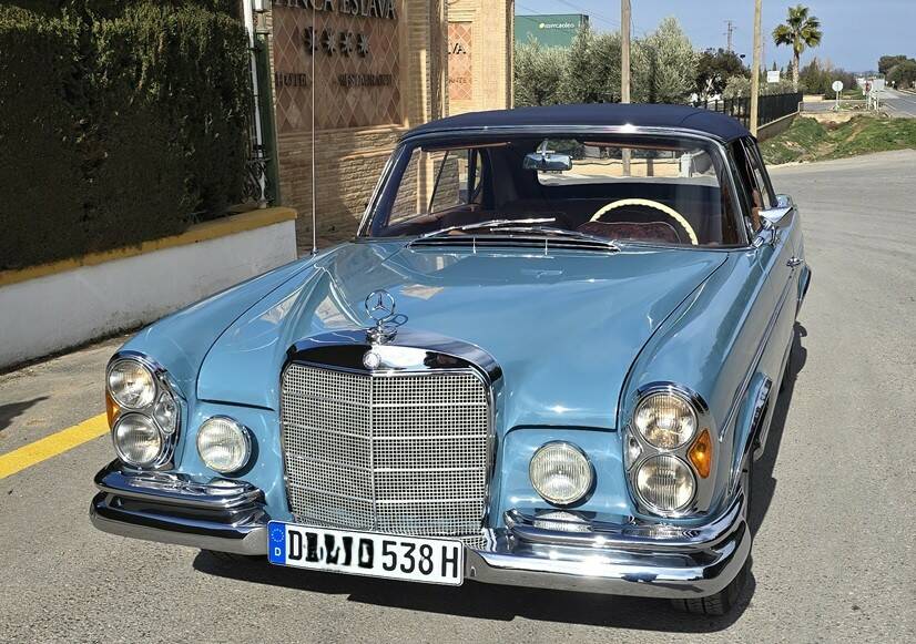 Immagine 7/40 di Mercedes-Benz 300 SE (1964)
