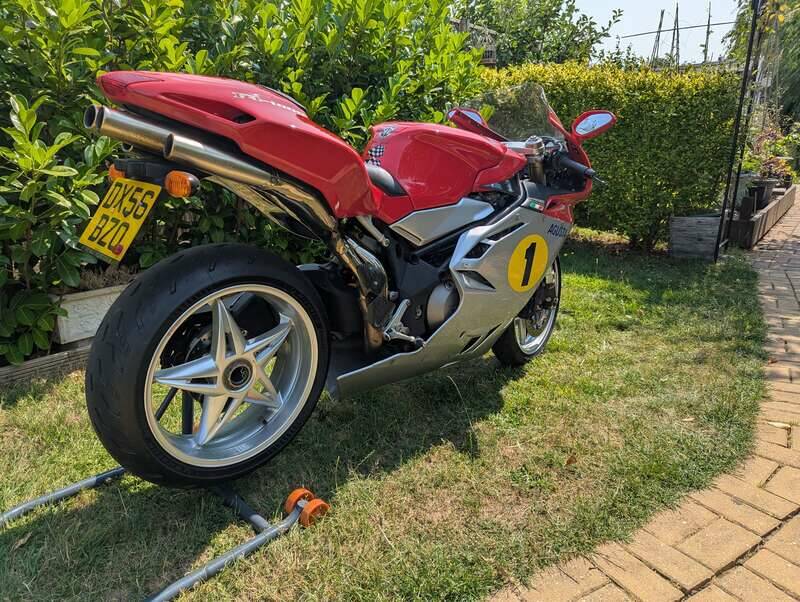 Bild 20/24 von MV Agusta DUMMY (2006)