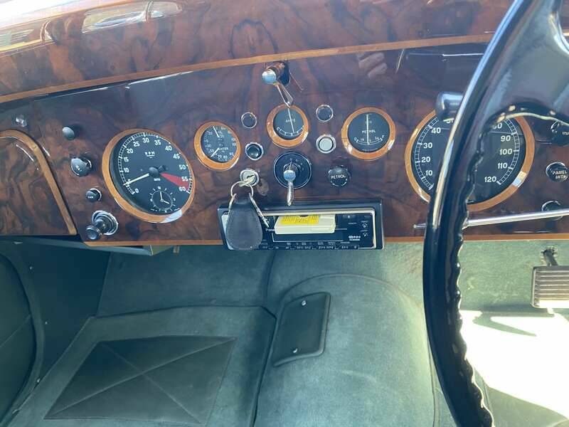 Image 20/35 of Jaguar Mk IX (1960)