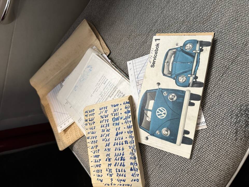Image 17/30 of Volkswagen Escarabajo 1300 (1966)