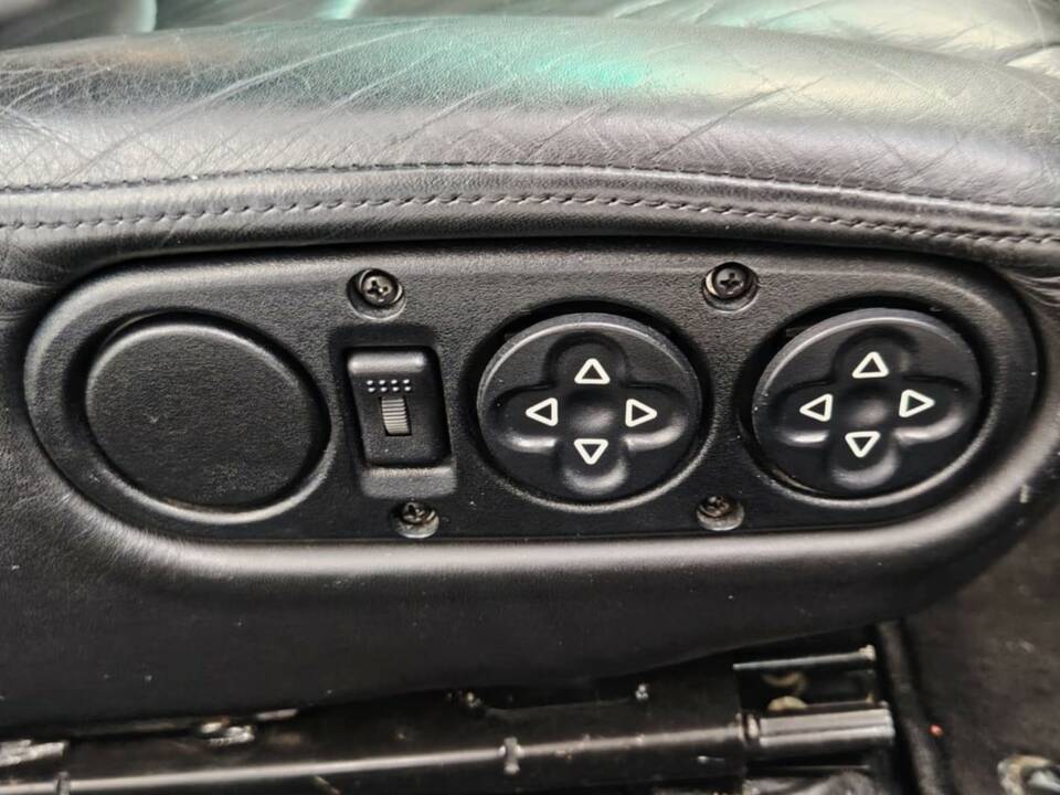 Bild 49/72 von Porsche 911 Carrera 4S (1995)