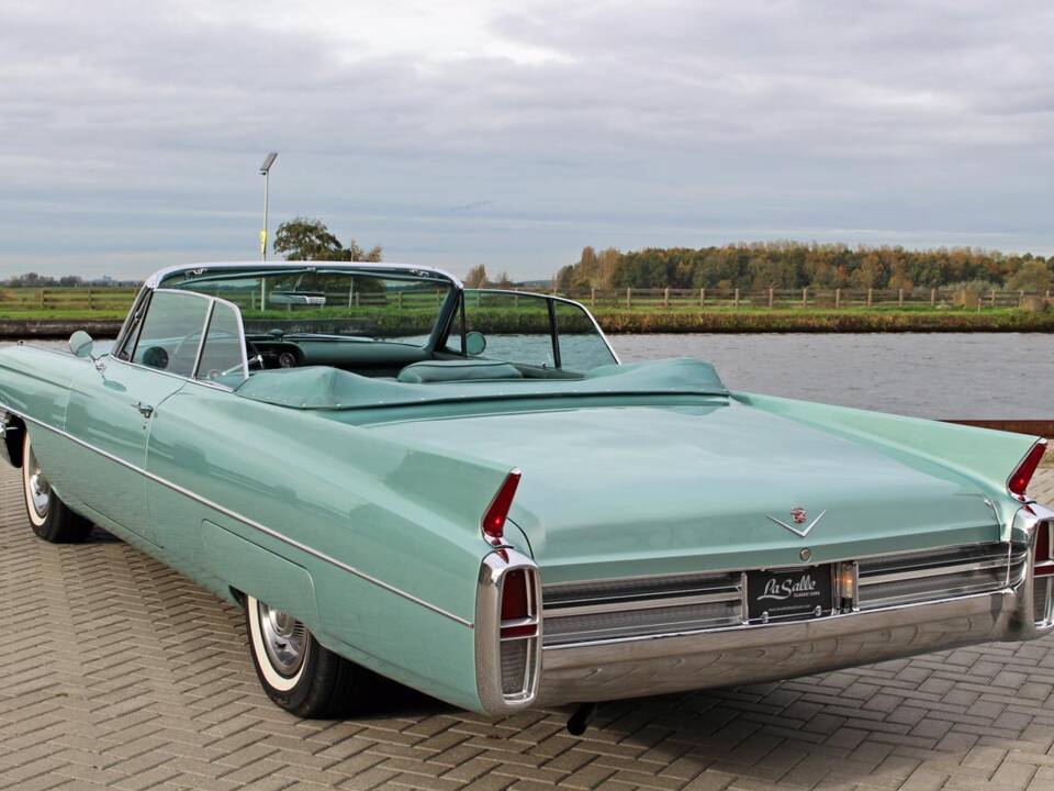 Image 3/29 of Cadillac 62 Convertible (1963)