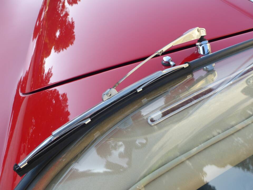 Image 47/174 of Jaguar XK 150 3.4 S OTS (1958)